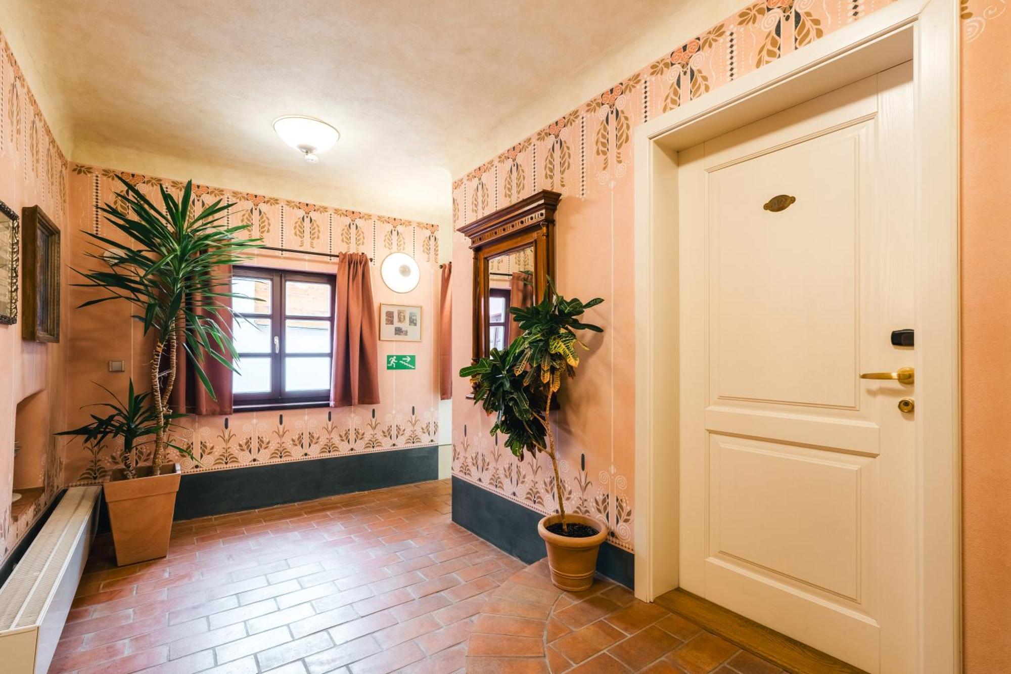 Hotel Latran Český Krumlov المظهر الخارجي الصورة