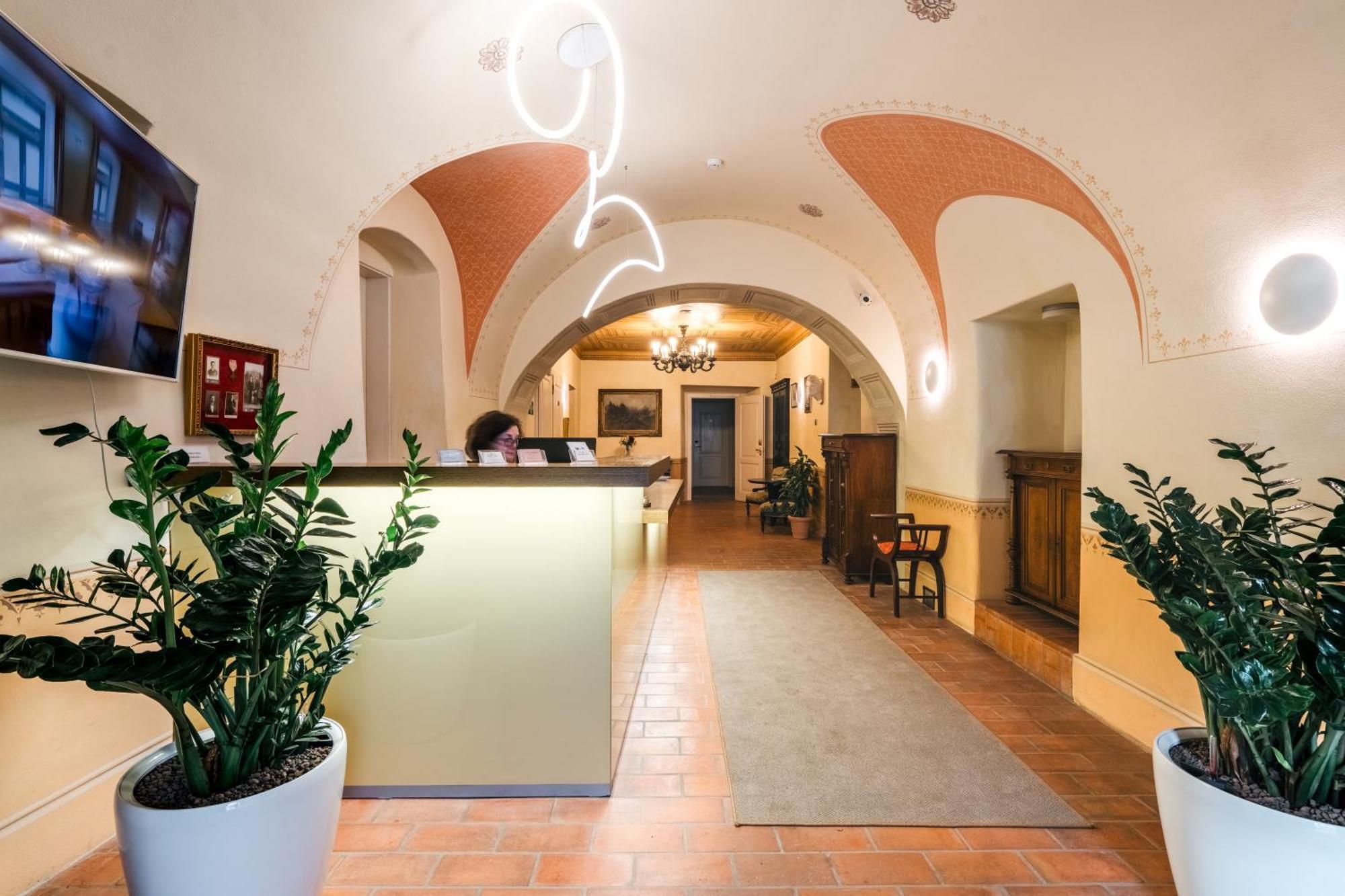 Hotel Latran Český Krumlov المظهر الخارجي الصورة