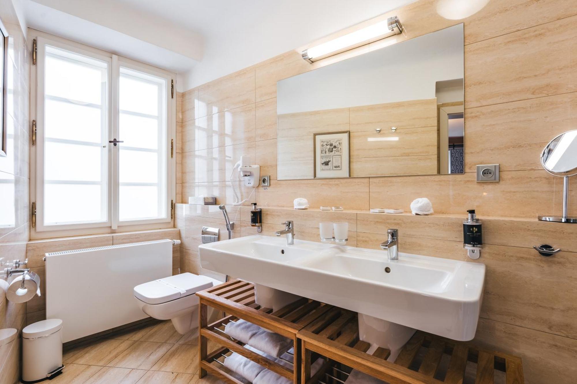 Hotel Latran Český Krumlov المظهر الخارجي الصورة